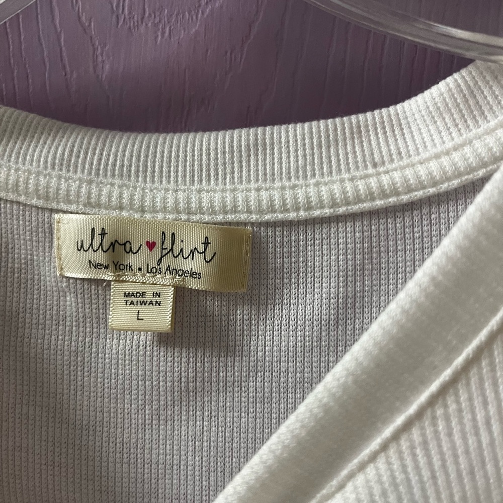 White tee - Picture 2 of 2